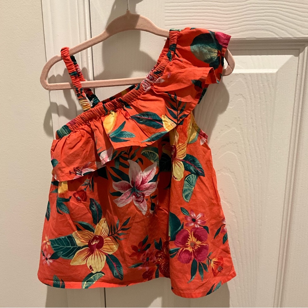 Super Cute Floral Girls Top perfect for Summer and Fall Season.